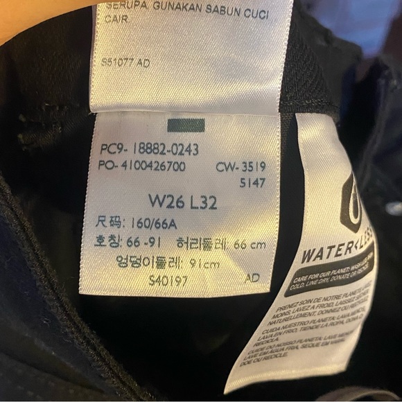 Levi’s Distressed Skinny Jeans - Picture 6 of 7